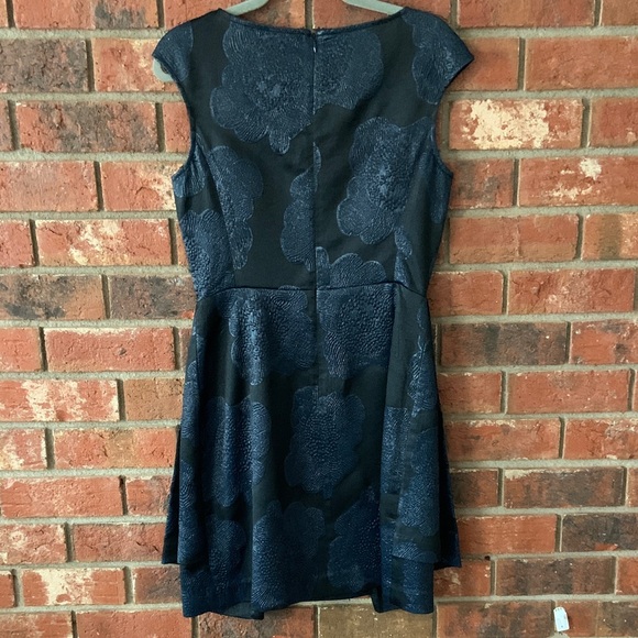 Raoul Black and Blue Floral Shimmer Women's Formal Cocktail Dress - Picture 5 of 7